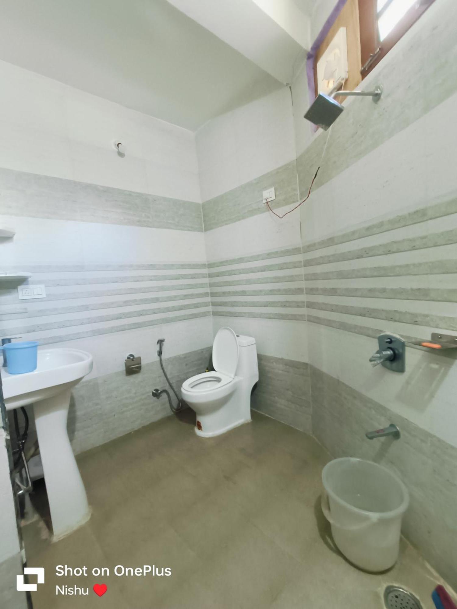 Chojh Inn Guest House Kasol Bagian luar foto