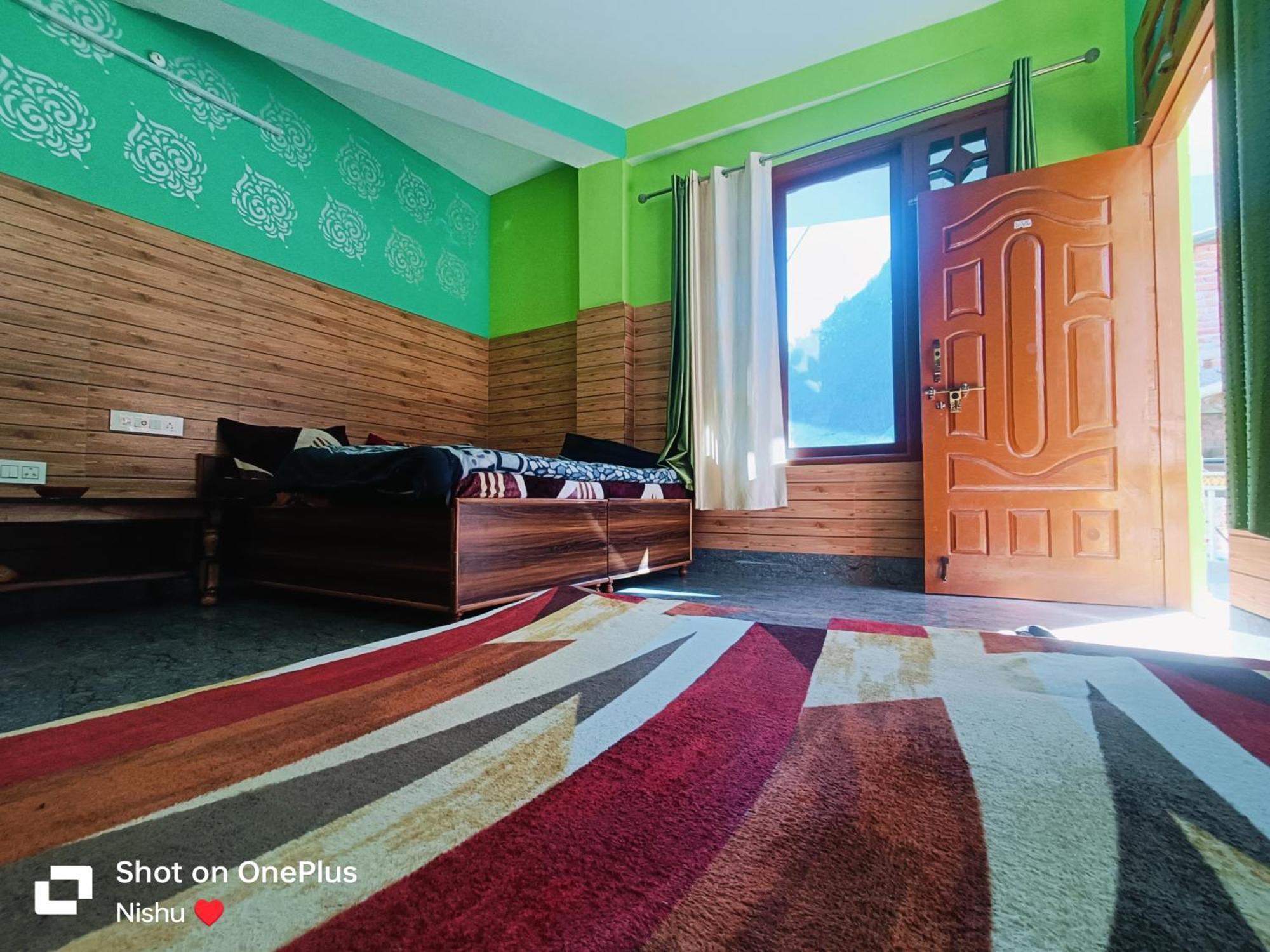 Chojh Inn Guest House Kasol Bagian luar foto