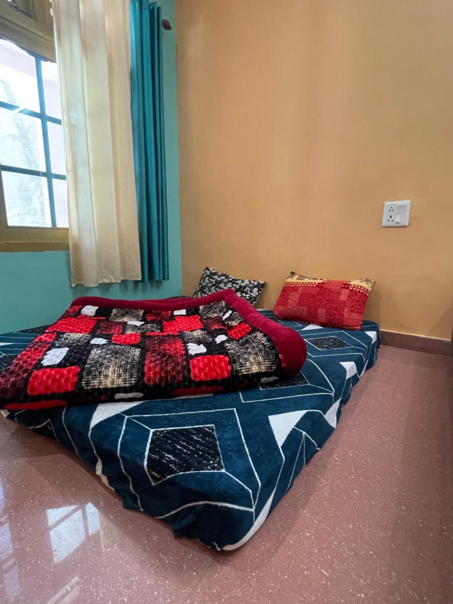 Chojh Inn Guest House Kasol Bagian luar foto