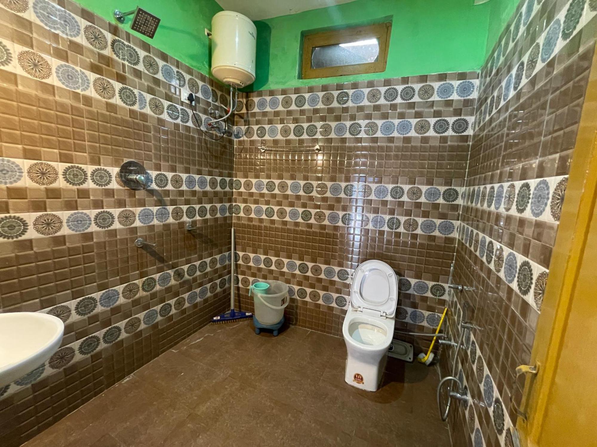 Chojh Inn Guest House Kasol Bagian luar foto
