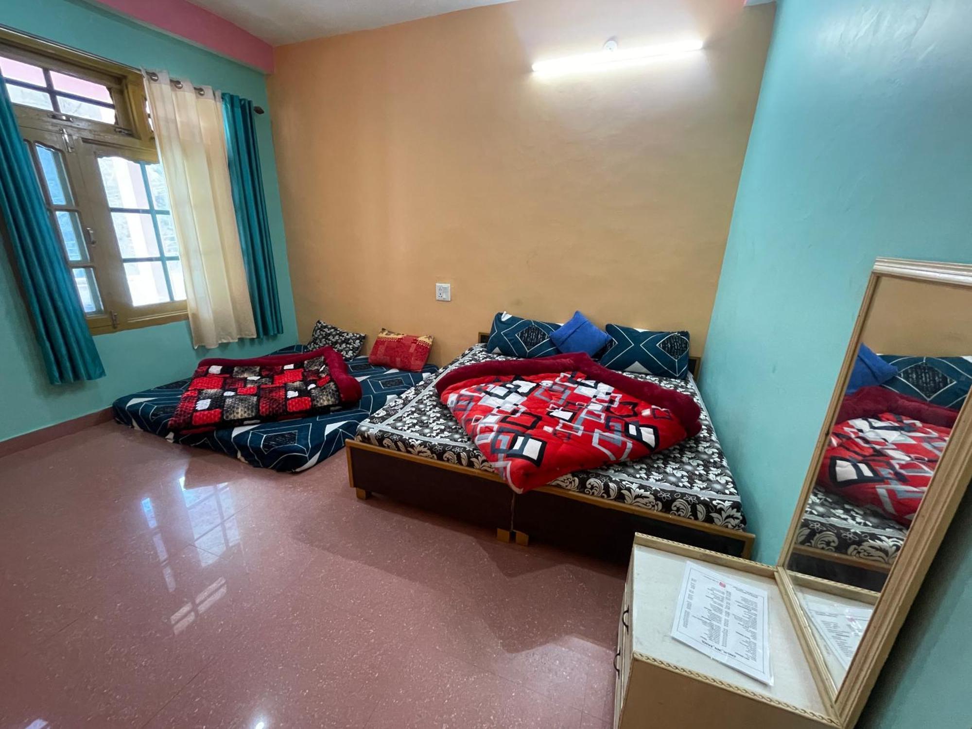 Chojh Inn Guest House Kasol Bagian luar foto