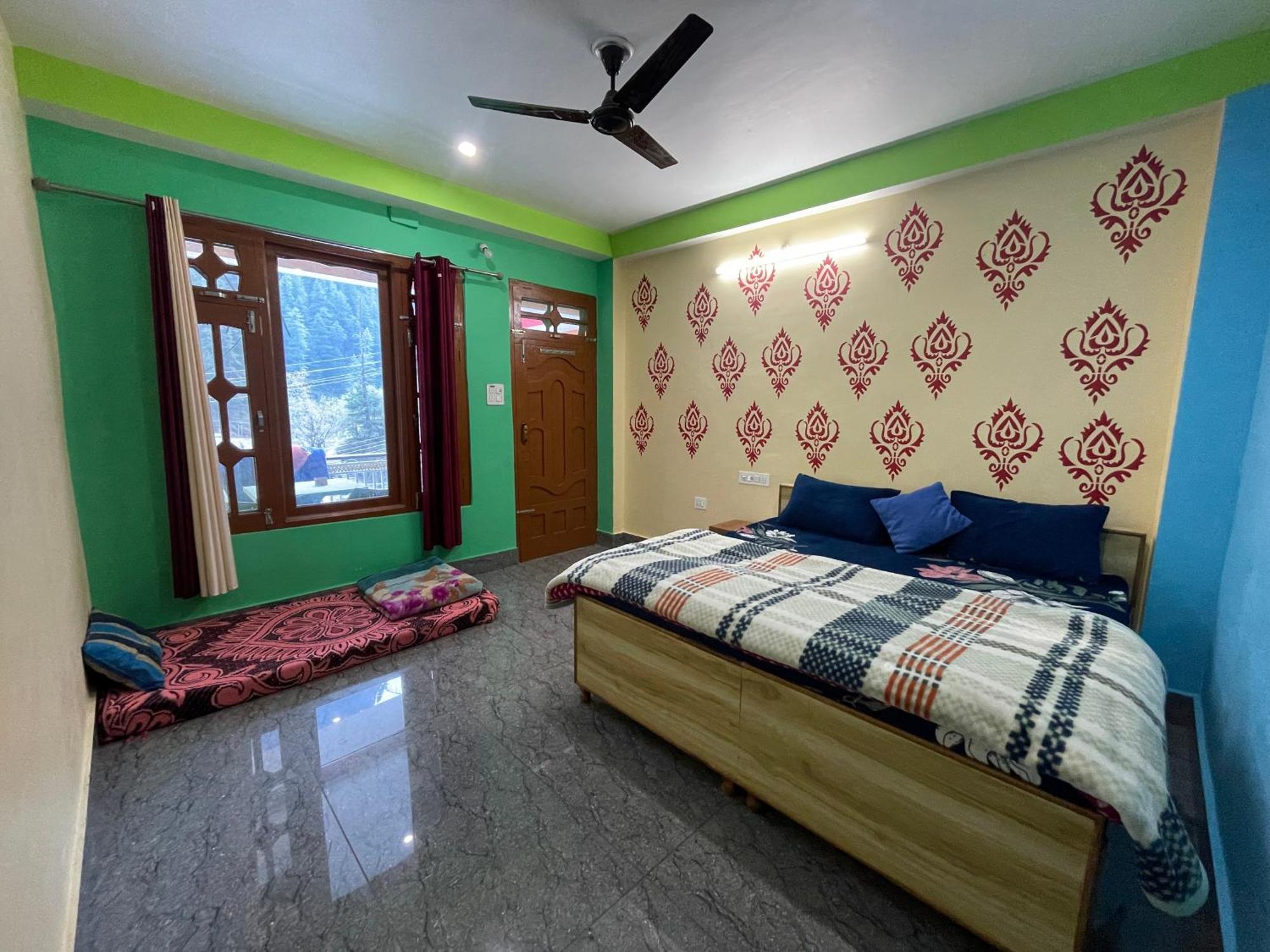 Chojh Inn Guest House Kasol Bagian luar foto
