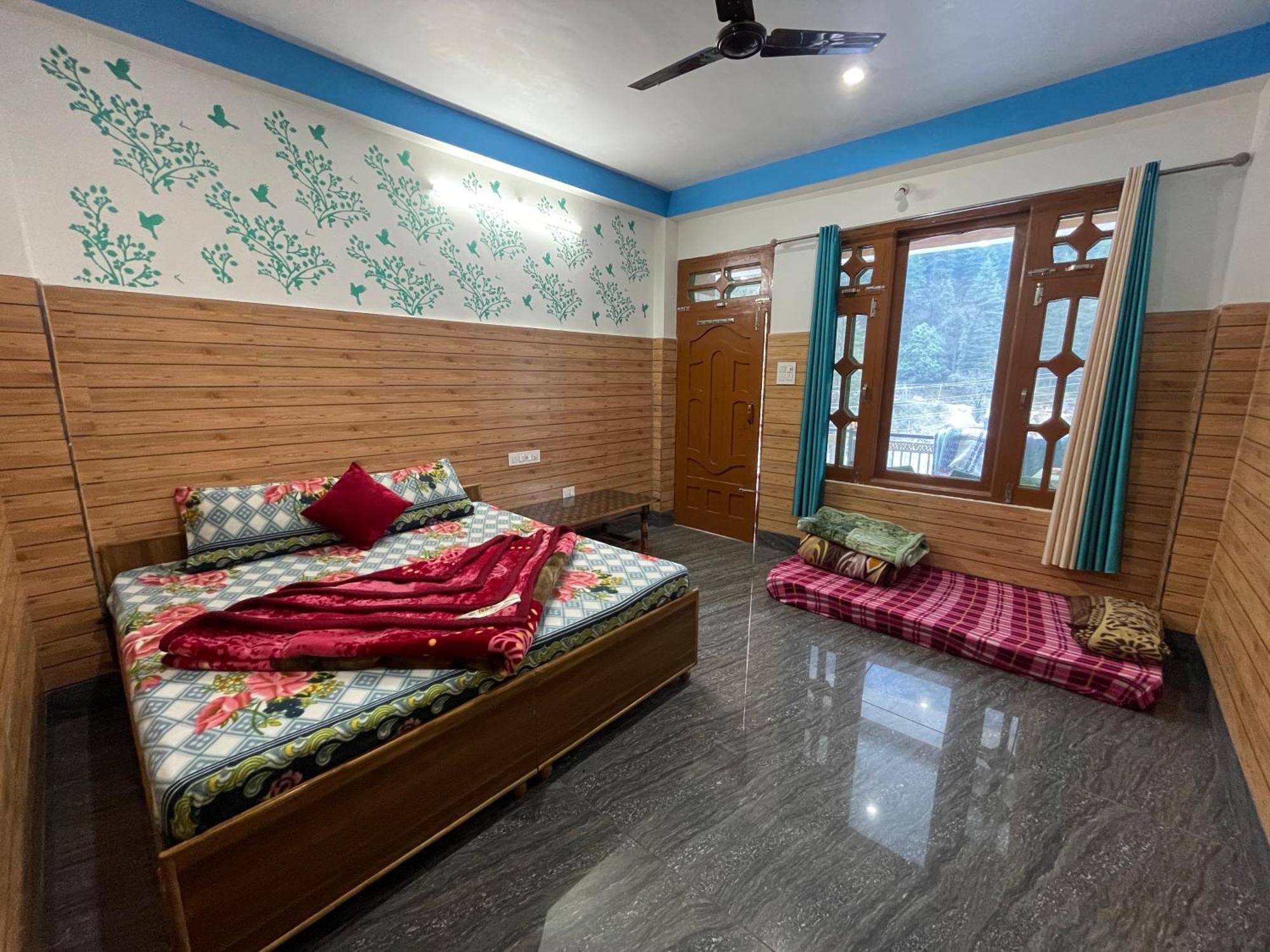 Chojh Inn Guest House Kasol Bagian luar foto
