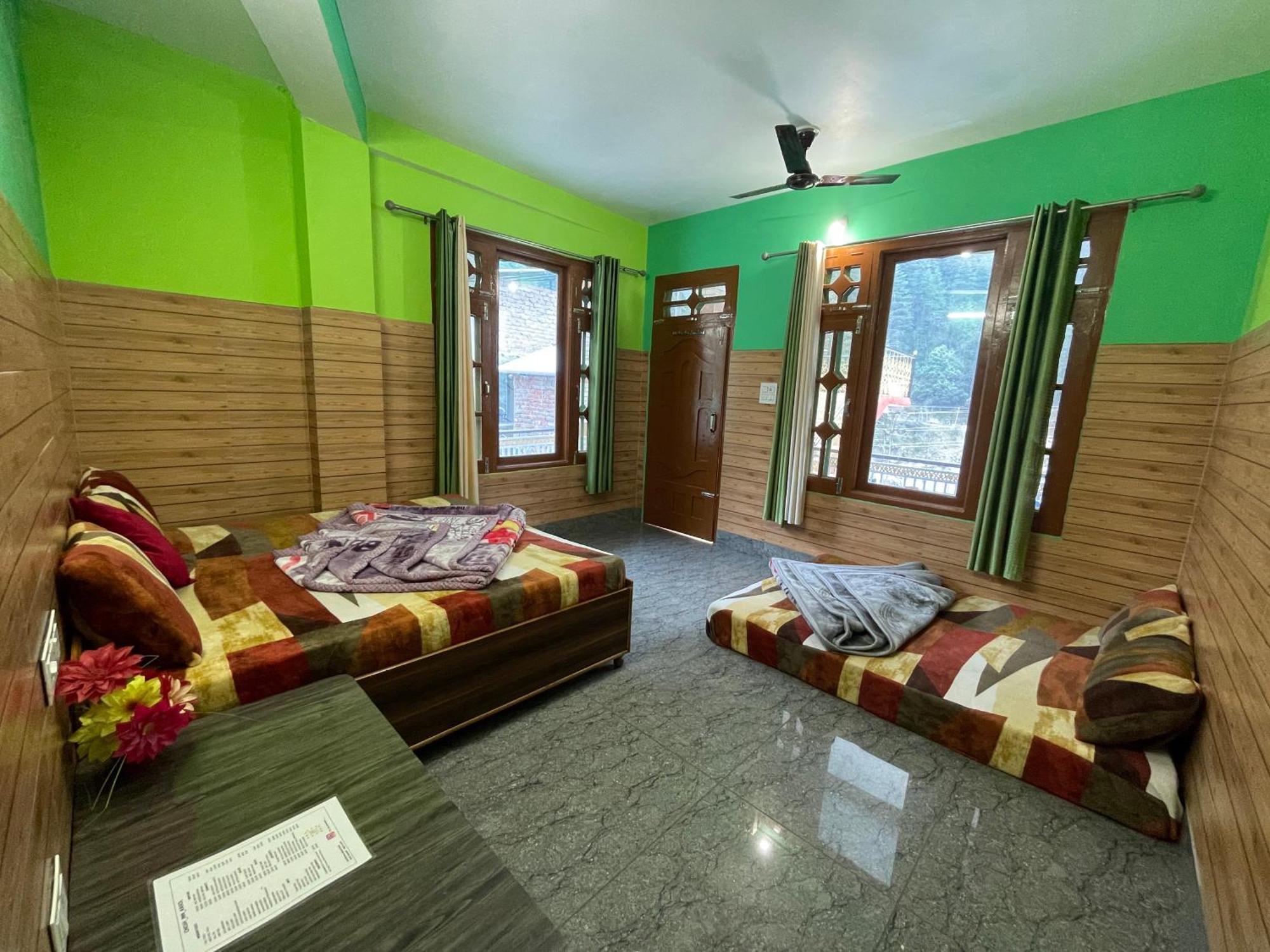 Chojh Inn Guest House Kasol Bagian luar foto